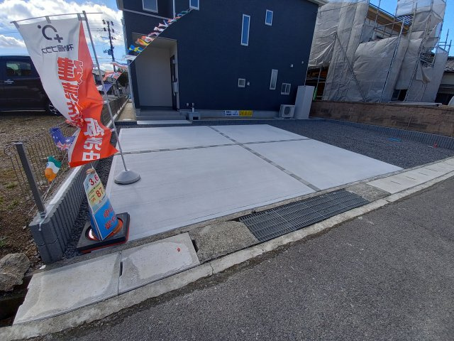 ◇泉町下川　3期　全5棟　4号棟　◇お子様がいる家庭にオススメな物件です☆の収納|同施工◆収納スペースの写真です◆　十分な広さがあるので収納には困りませんね♪　お手持ちの衣類ケースなども置ける大空間で、寝室がスッキリ使えます。

