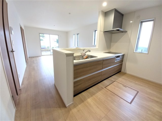 ◇泉町下川　3期　全5棟　4号棟　◇お子様がいる家庭にオススメな物件です☆の外観|同施工◆現地写真です◆
一緒に理想の住まいを見つけましょう！（＾＾）
お住まいの相談だけでなく、地域の事についても是非お気軽に尋ねてください！
お問い合わせは不動産プラスまで☆

