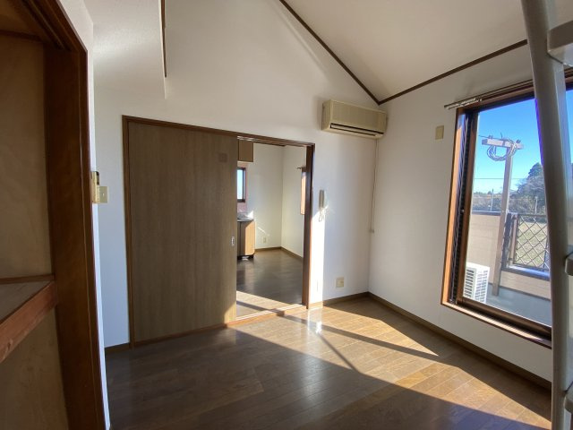 中村アパートの洋室