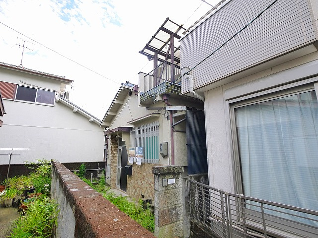 生駒市中菜畑2-1032-7貸家