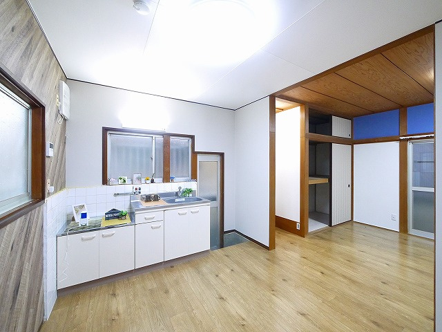 生駒市中菜畑2-1032-7貸家のキッチン|コンパクトなキッチンで掃除もラクラク