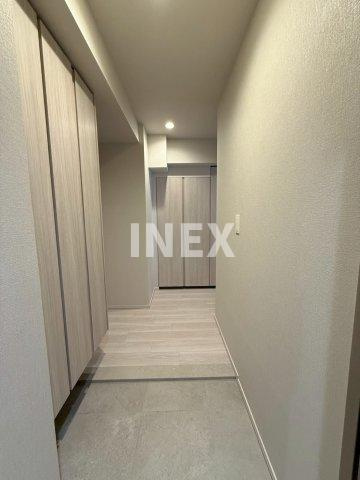 横浜市中区不老町３丁目の賃貸マンションの玄関