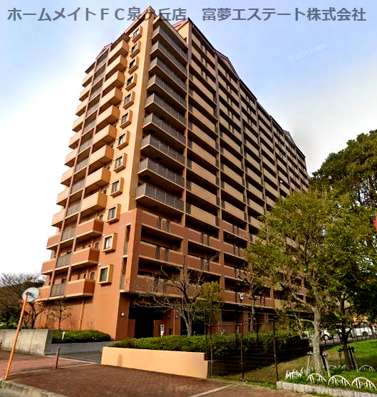 ファミールハイツ泉大津セントハーバーシティ１番館のエントランス