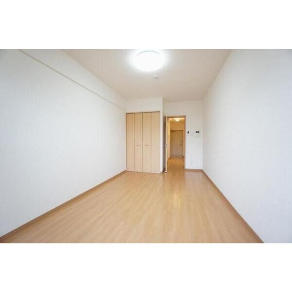 A・City七条の洋室