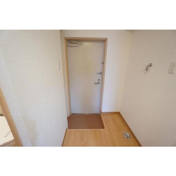 A・City七条の玄関