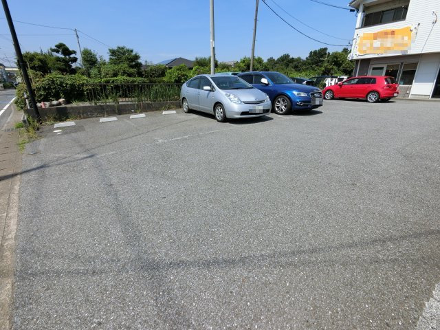 【駐車場】