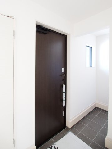 【玄関】 | Erde　伊達郡桑折町３期　１号棟 | ★内覧予約で新米４kg★