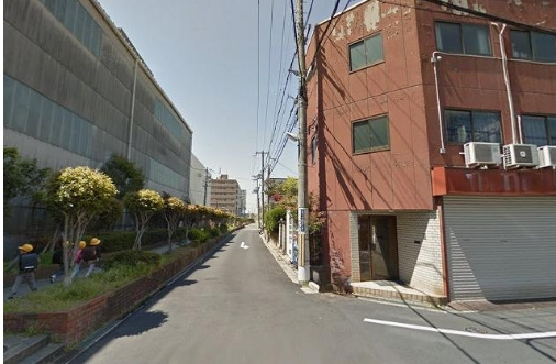 大阪府大東市新田本町　倉庫の周辺