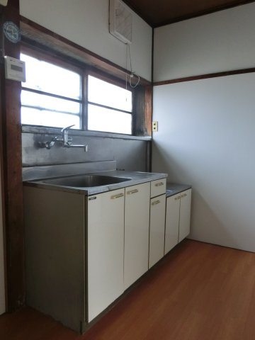 濱田産業貸家のキッチン|広めのキッチンです