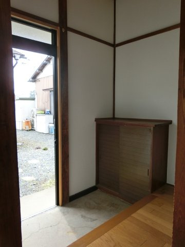 濱田産業貸家の玄関|シューズボックスもございます