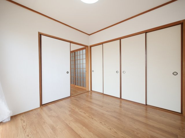 サンロイヤル豊成の寝室