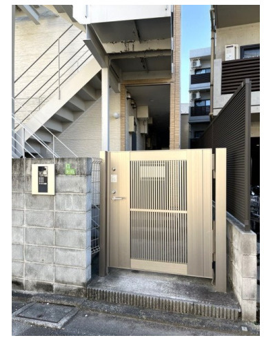 練馬区旭丘２丁目のアパートのエントランス