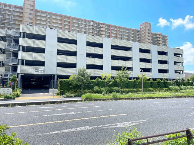 つくばみらい市　センチュリーつくばみらい平C棟　中古マンションの駐車場|平面自走式駐車場！空き状況は管理会社への確認が必要です。