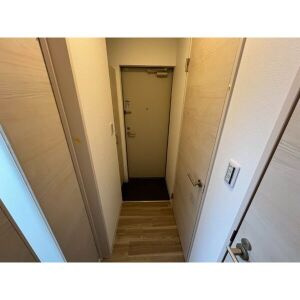 ジーメゾン名古屋楠　の玄関