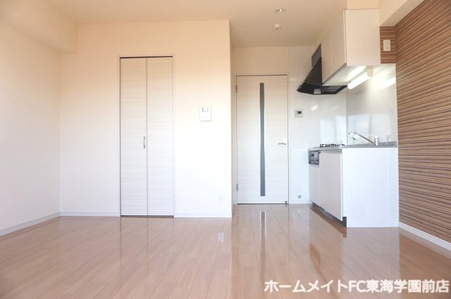 熊本市中央区世安１丁目の賃貸マンションの居間・リビング