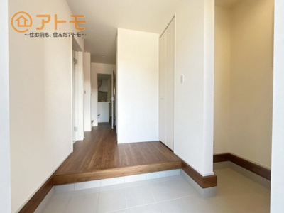 【玄関】 | 富士宮市山本　新築戸建て　全1棟