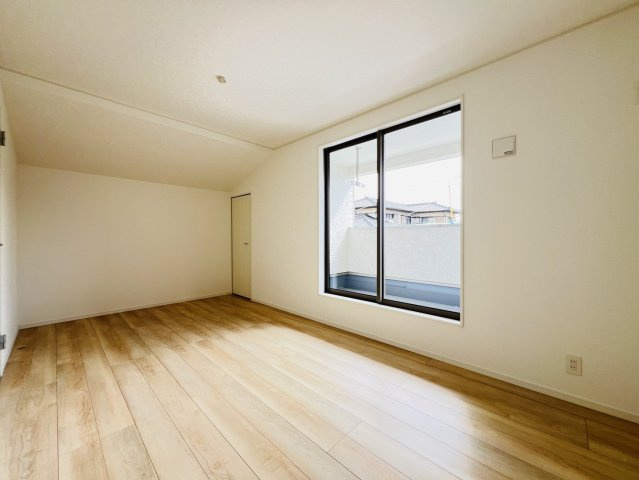 東海市富貴ノ台3-123『仲介手数料無料』新築戸建ての洋室