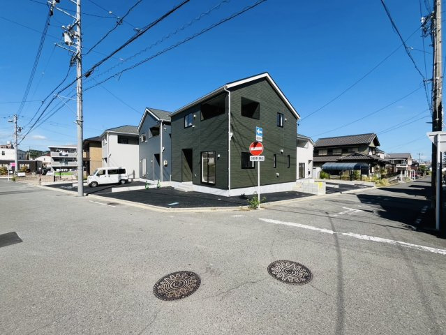 東海市富貴ノ台3-123『仲介手数料無料』新築戸建ての前面道路含む現地写真