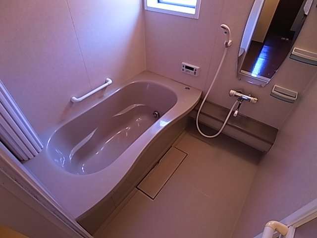 神戸市北区鈴蘭台西町６丁目のテラスの浴室