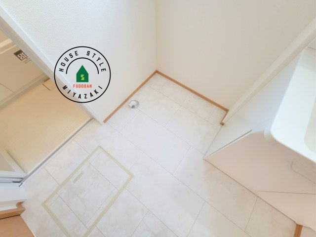 宮崎市本郷南方第1-1棟（1号棟）のランドリースペース|ランドリースペースとなります。広々して有効的にご使用できます。 