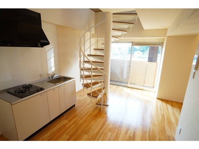 ブルーダイヤモンド中間の居間・リビング