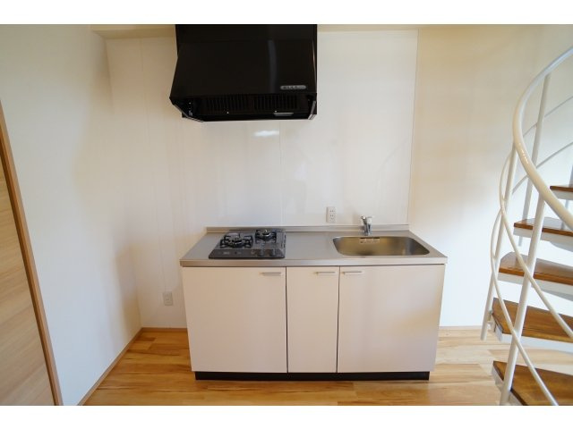 ブルーダイヤモンド中間のキッチン