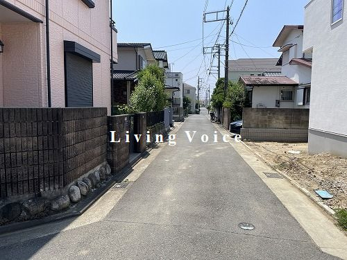 【前面道路含む現地写真】 | 【仲介手数料０円】藤沢市鵠沼海岸6丁目Ⅲ　新築一戸建て　B棟　全2棟 | 【仲介手数料０円】藤沢市鵠沼海岸6丁目Ⅲ　新築一戸建て　全2棟