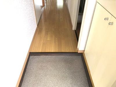 【玄関】 | スリーズマンション