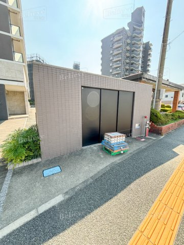 グランシャリオ諏訪野のその他共用部分|便利な敷地内ゴミ置き場もあります♪