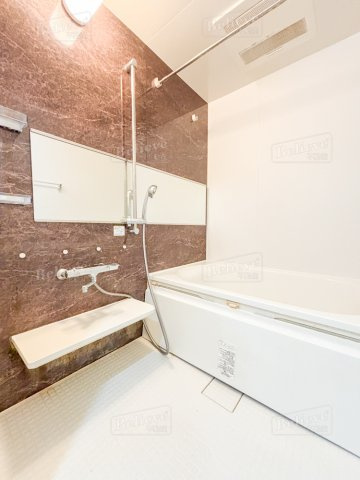 グランシャリオ諏訪野の浴室|追い焚き・浴室乾燥機付きのお風呂です♪