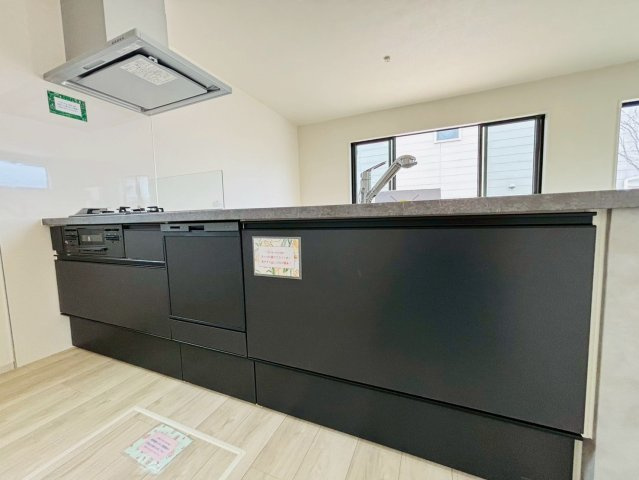 ケイアイグレイス／中央区/黒髪1期／１号棟のキッチン|お洒落なシステムキッチン♪食洗器もついていて家事も楽々♪