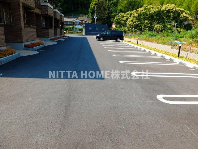 サニーヒル北山の駐車場|敷地内に駐車場も完備◎