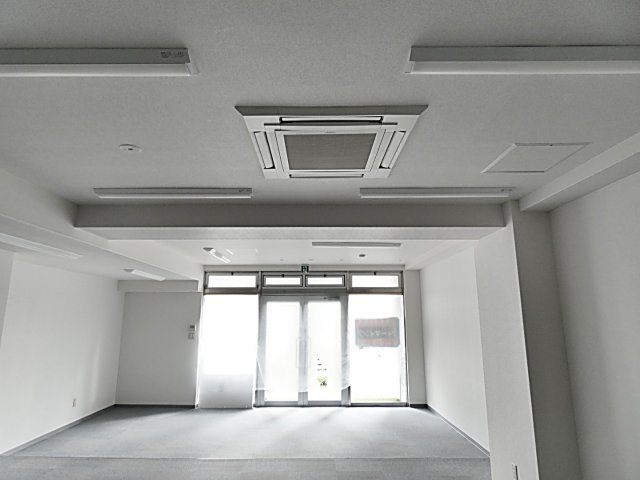 東名ビルディングの設備|ビルドインエアコン