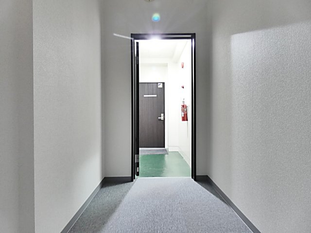 東名ビルディングの玄関|裏口