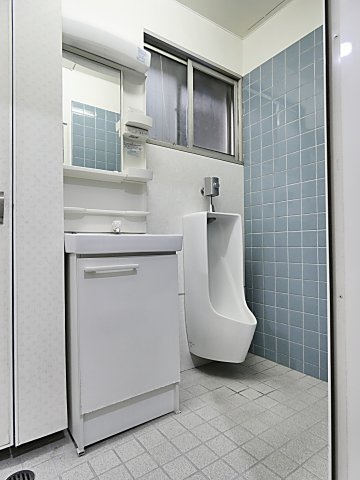 東名ビルディングのその他|共用部トイレ（男性）