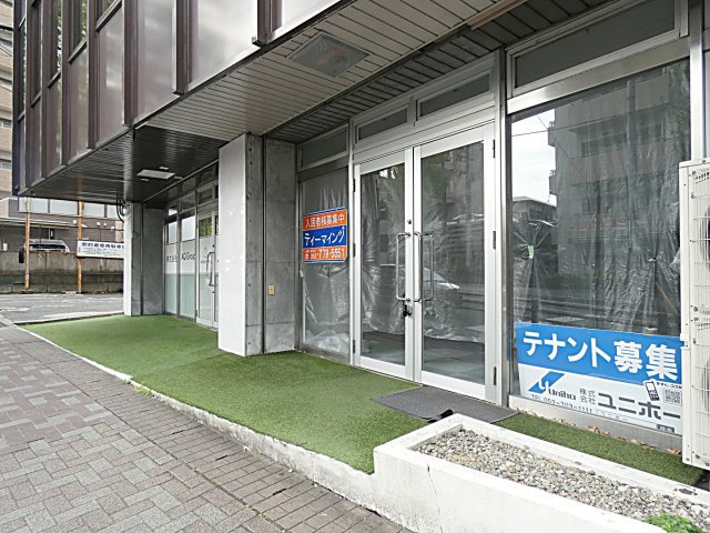 東名ビルディングの玄関|玄関です