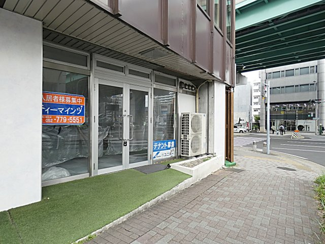 東名ビルディングの玄関|収納もある玄関です