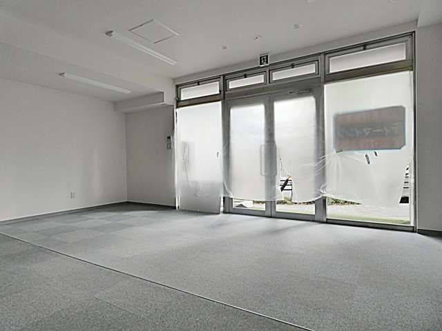 東名ビルディングの玄関|収納もある玄関です