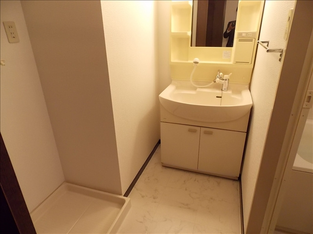 アソシア高社の独立洗面台|写真は３０３号室のものです