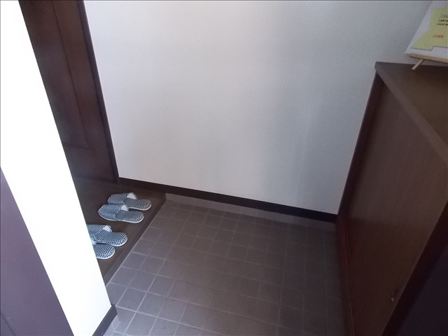 アソシア高社の玄関|写真は３０３号室のものです