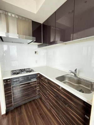 【キッチン】 | シティタワー大泉学園 | システムキッチン（3口ガスコンロ・グリル付）