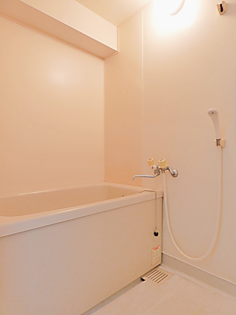 シャンポール高社の浴室|きれいなお風呂です