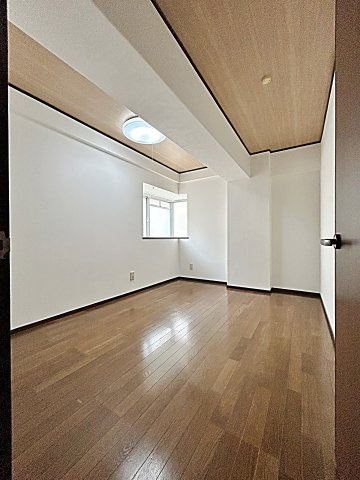 ハイツ白山の洋室|広々とした洋室です