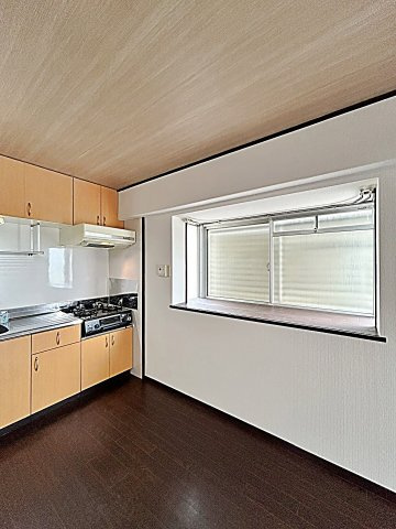 ハイツ白山の内装|明るい色調の室内です