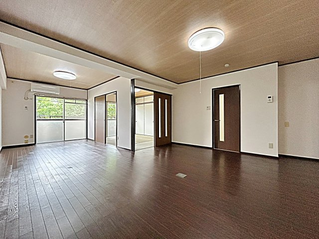 ハイツ白山の居間・リビング|ゆったりとした居間です