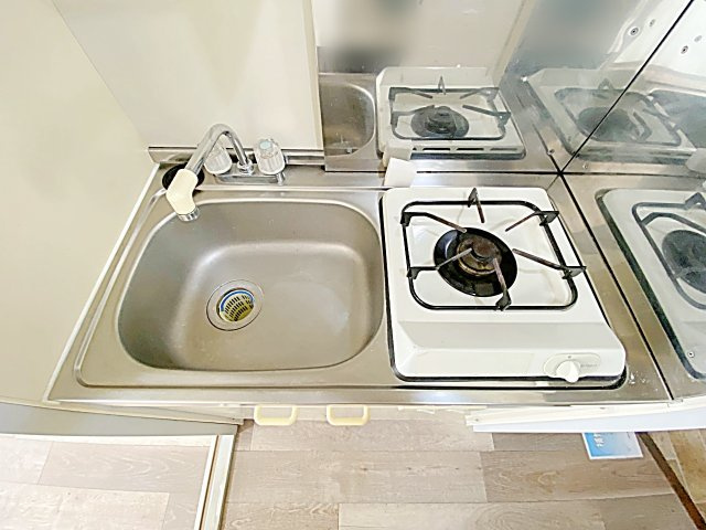 ジュネス富が丘のキッチン|コンパクトなキッチンで掃除もラクラク