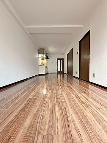 バトー・プレジールの居間・リビング|ゆったりとした居間です