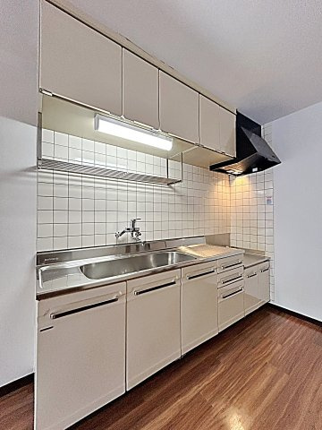 バトー・プレジールのキッチン|お料理しやすいキッチンです