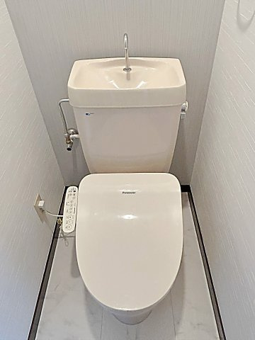 バトー・プレジールのトイレ|コンパクトで使いやすいトイレです