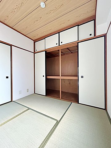 バトー・プレジールの収納|こまごまとしたものを収納できそうですね